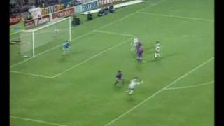 Goal Batistuta Barcellona  Fiorentina 1997 [upl. by Pliske]