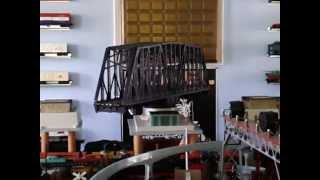 Lionel  24111 Operating Swing Bridge [upl. by Pavlish101]