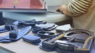 Fabrication des mocassins [upl. by Enrol283]