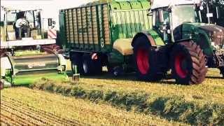 Grasernte ★ Häckseln extrem mit Fendt und Case IH Traktoren im Einsatz fahren [upl. by Kirwin]