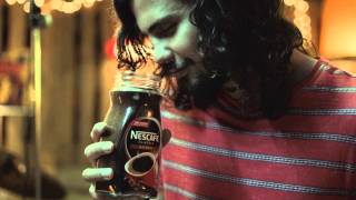 Nuevo anuncio de NESCAFÉ – Los buenos momentos empiezan con NESCAFÉ 2014 versión corta [upl. by Nerret]