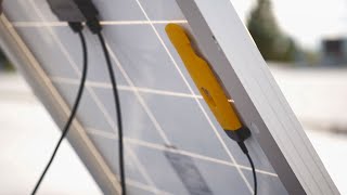 How to measure panel temperature with the Fluke Solar Irradiance Meter [upl. by Eissolf359]