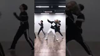 mic drop dance on v 💜💜💜💜💜💜💜💜💜💜 btsarmy btsshorts welovetaekook [upl. by Fradin]