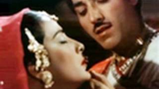 Pi Ke Ghar Aaj Pyari Dulhaniya Chali Video song   Mother India [upl. by Juback]