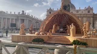 Presepe al Vaticano  Piazza San Pietro [upl. by Blayze]