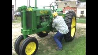 Max Teegarden how to start a John Deere model G 1938 antique tractor [upl. by Htrag728]