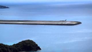 Crazy view of a passenger jet landing at St Thomas [upl. by Hanshaw]