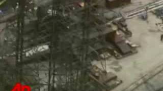 Crane Collapses at Houston Refinery Killing 4 [upl. by Chansoo]