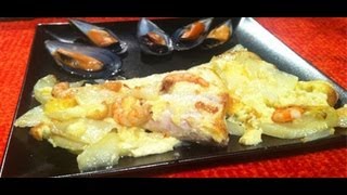 Miel sobre Hojuelas  Perca gratinada sobre lecho de patatas panaderas [upl. by Aicinad]