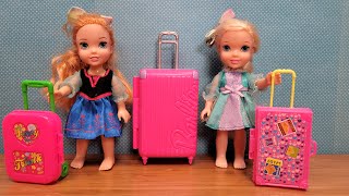 Luggage shopping  Elsa amp Anna toddlers are packing suitcase bags [upl. by Con]