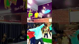 ankhiyon se goli mare Ravina tandanGovindasong shortsdance video bhojpurisongs dance trend [upl. by Ahc947]