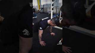 KOREKCIJA VEŽBE  PUSH UPS bodybuilding gym gymlife [upl. by Chloris107]