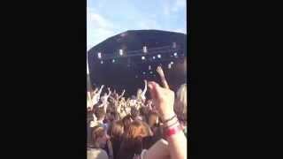 Ellie Goulding  Rockness 2013  Anything could happen [upl. by Yrallam]