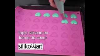 Tapis coeur Silikomart pour macaron [upl. by Anerys]