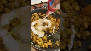 Cooking with Sarah Riz poulet curry coco une tuerie  La recette ici cookingwithsarah shorts [upl. by Ornas]