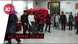 Kediaman Rachmawati Dipenuhi Karangan Bunga [upl. by Cordell]