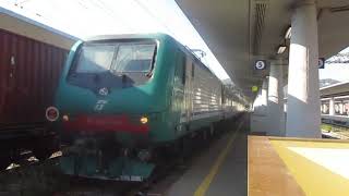 Regionale 11471 in arrivo alla stazione di Savona con Pilota UICX in coda [upl. by Lyford195]