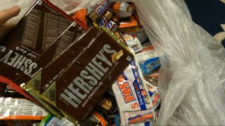 Dumpster Diving USA one stop shop mega candy score Sobrang dami [upl. by Assilav471]