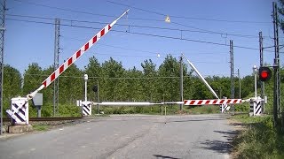 Spoorwegovergang Rivarolo Canavese I  Railroad crossing  Passaggio a livello [upl. by Jessamine]