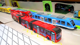 Double Articulated Trolleybus and Dickie Toys Spielzeugbahn  Nahverkehrszug Regio Express [upl. by Nafets]