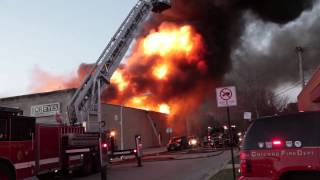 ShapPhoto Massive Chicago 4 11 Alarm fire 111513 [upl. by Schwarz]