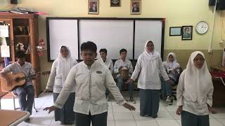 Tugas Seni Musik 1 Kelompok Chordophone XII D [upl. by Levitan431]