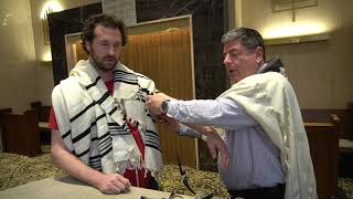 How to put on Tallit and Tefillin [upl. by Emeric]