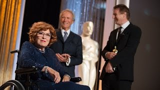 Maureen O’Hara receives an Honorary Award at the 2014 Governors Awards [upl. by Ait]