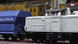 BR 212 mit Selbstentladewagen Thomas seine Bahn  Baustelle  52 [upl. by Llemmart]