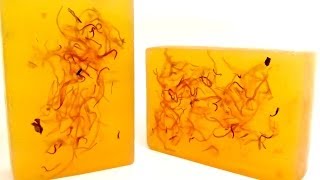 COME FARE IL SAPONE TRASPARENTE by Manuela di SOAPTITUDE  How to Make Translucent Soap [upl. by Gridley121]