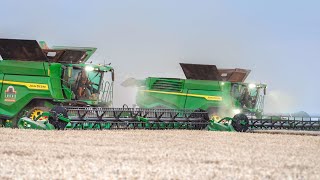 2x JOHN DEERE X9 😱 XXL HARVEST in FRANCE  14m amp 12m  Wheat 2021 [upl. by Lorre137]