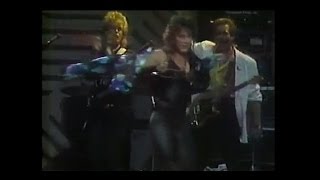 Laura Branigan  quotSelf Controlquot Change on stage LIVE 1986 [upl. by Alag]