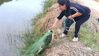 GUAU mira esta PESCADORA le Tiro su Atarraya y vea la Sorpresa que se Llevó [upl. by Hareema]