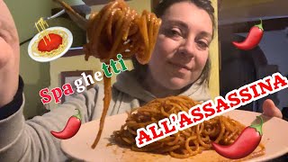 TRADIZIONALMENTE VEGAN PREPARO GLI SPAGHETTI ALL’ASSASSINA 🍝🌶️🇮🇹 [upl. by Ardnoet]