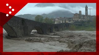 Maltempo il fiume Trebbia ingrossato a Bobbio le immagini dal Ponte Gobbo [upl. by Heffron]