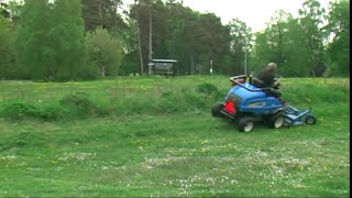 Toro och New Holland gräsklippare 2012mpg [upl. by Aurore]