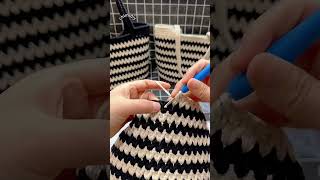 작은 가방 코바늘 뜨개질 방법 how to crochet a small bag küçük bir çanta nasıl örülür 뜨개질 tricô shorts [upl. by Anawek75]