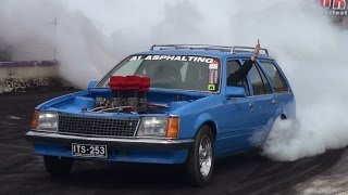 ITS253 V8 COMMODORE WAGON BURNOUTS AT LARDNER PARK MOTORFEST 2015 [upl. by Willette]