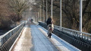 Weerbericht maandagmiddag Dinsdag winterse buien [upl. by Kissee]