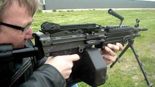 M249 SAW PARA 200 rds wide open [upl. by Ecydnarb568]