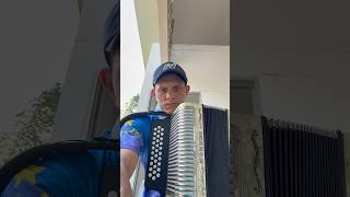 Bajos en el acordeón cursodeacordeon vallenato musica [upl. by Oiramej]