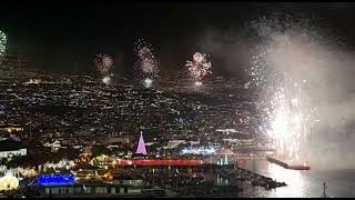 Fogodeartifício na baía do Funchal [upl. by Dulcine]