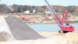 Lease Manitowoc 4600 draglines with operator [upl. by Akinnej17]