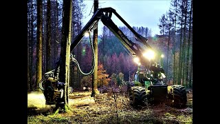 🌲 Darklogging • John Deere 1470G • Harvester in strong wood • Forstbetrieb Schätzle • Part1 🌲 [upl. by Gun]