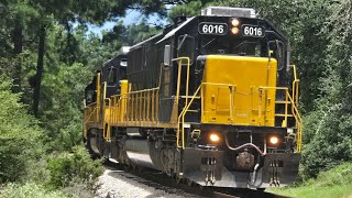 WAMX 6016 leads AWRR 112 east through Mcdade Texas [upl. by Mellette]