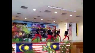 Blazin Squad Bboy  Karnival Kecergasan Peringkat Negeri Perak 2013 [upl. by Agan]