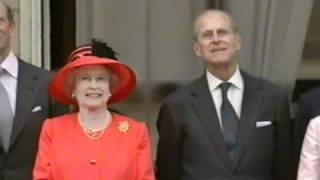 Royal Family on palace balcony for Golden Jubilee 2002 [upl. by Oringa]