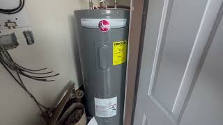 Rheem 72 40 2 240V 4500W 40 Gallon Electric Water Heater Review [upl. by Nedrob]