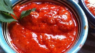 Homemade Harissa Sauce Moroccan Cuisine  صلصة الهريسة الحارة منزلية المطبخ المغربي  مترجم للعربي [upl. by Monteith210]