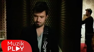 Yalın  Ki Sen Official Video [upl. by Enelehcim]